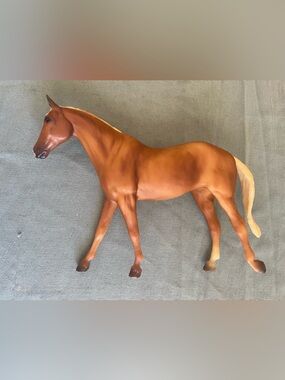 Breyer Horse Figurine Collectible - Realistic Detail Palomino No 646
